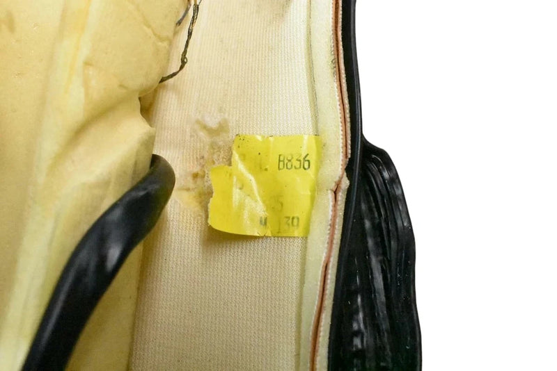 Load image into Gallery viewer, 03-08 Maserati Quattroporte Front Right Passenger Side Lower Seat Cushion OEM
