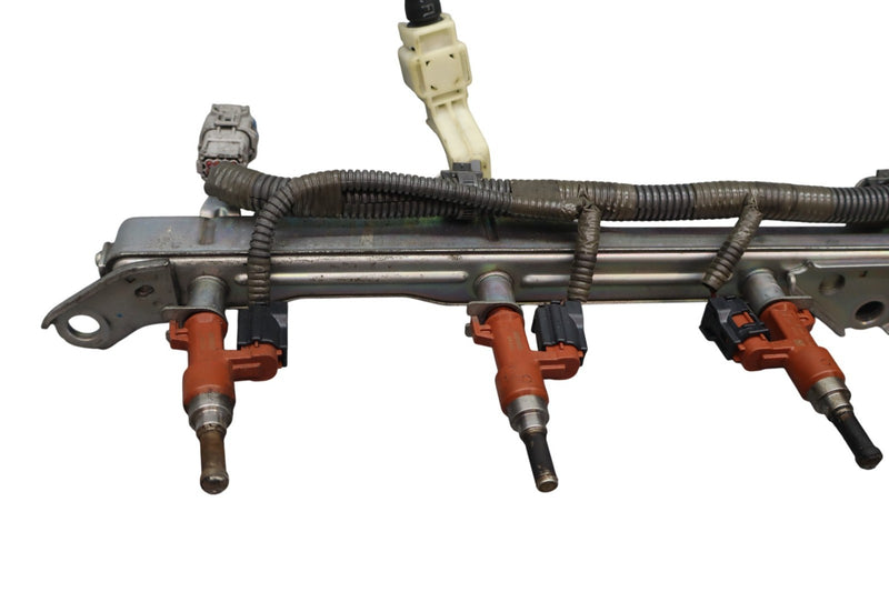 Load image into Gallery viewer, 07-12 Lexus LS460 LS460L XF40 Right Side Engine Motor Fuel Rail 2325038020 Oem
