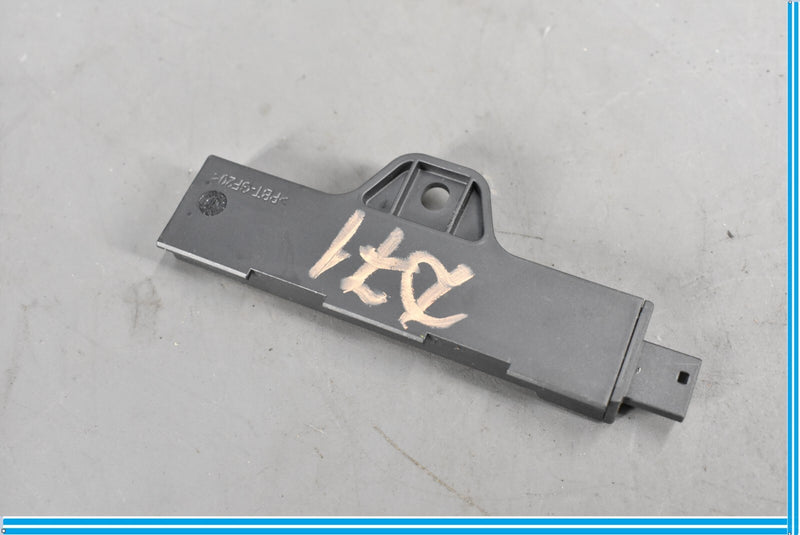 Load image into Gallery viewer, 12-18 BMW F12 F13 640i 650i Comfort Access Keyless Antenna Module Oem
