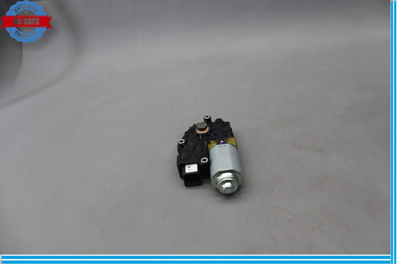 Load image into Gallery viewer, 14-17 Maserati Ghibli S Sunroof Sun Roof Motor Regulator 673000063 Oem
