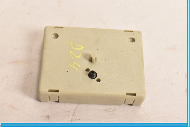 Load image into Gallery viewer, 09-12 BMW 750i 750Li F01 F02 Trap Circuit Antenna Amplifier 213675-10 Oem
