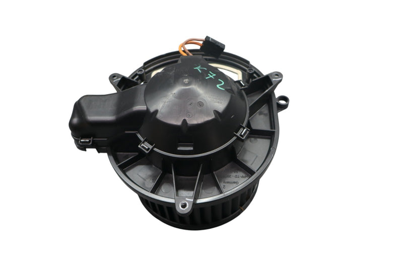 Load image into Gallery viewer, 12-18 BMW 320i 328i F30 AC Air Conditioner Heater Blower Motor Fan Black Oem
