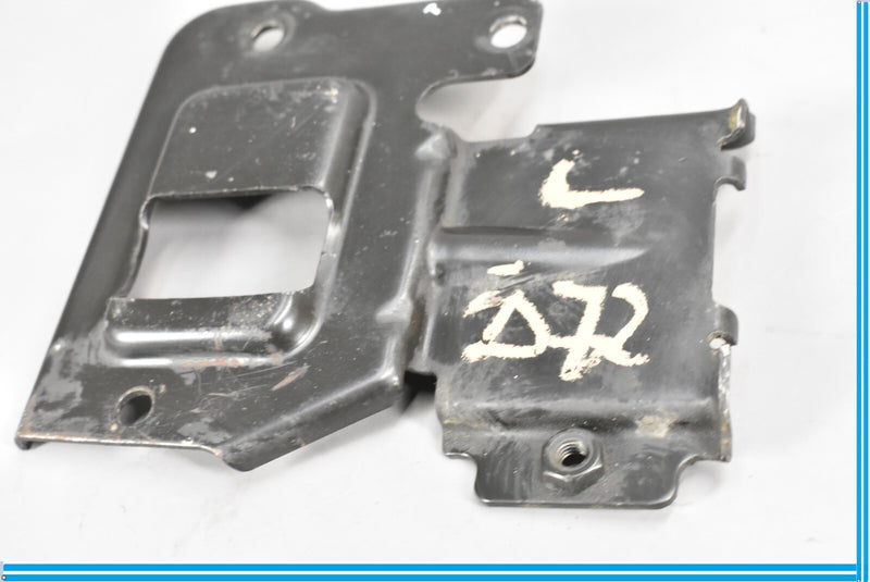 Load image into Gallery viewer, 00-06 Mercedes S500 S600 W220 Left Driver Side Radiator mount bracket Holder Oem
