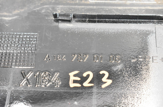 07-12 Mercedes X164 GL450 GL550 Fuel Door Lid Gas Tank Cover A1647570106 Oem