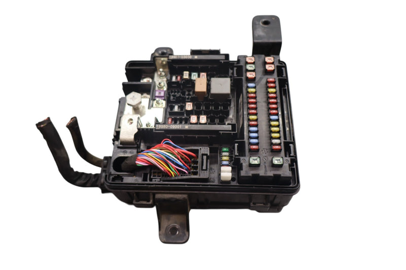 Load image into Gallery viewer, 15-20 Hyundai Genesis G80 Fuse Box Junction Relay Control Module 91204-B1895 Oem
