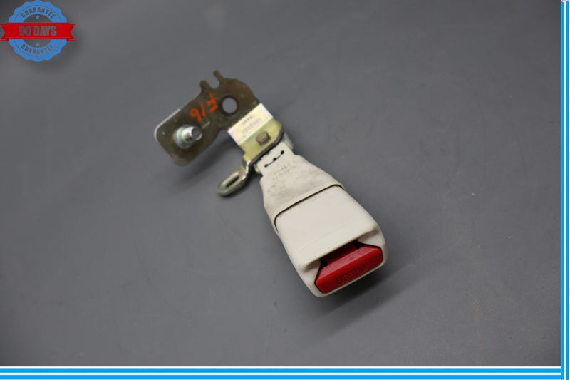 Load image into Gallery viewer, 07-12 Lexus LS460 Rear Left Driver Side Center Seat Belt Buckle 1046971 Oem
