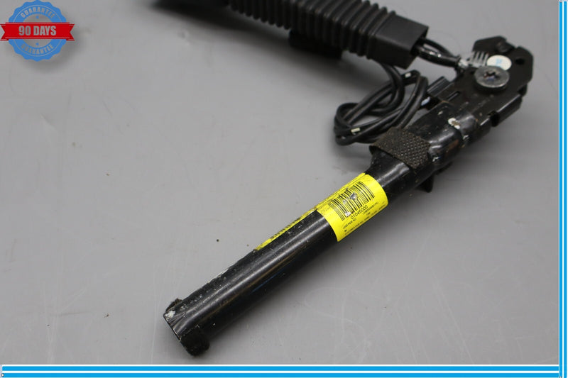 Load image into Gallery viewer, 10-15 Jaguar X351 XJ Front Right Passenger Side Seat Belt Seatbelt Buckle Oem
