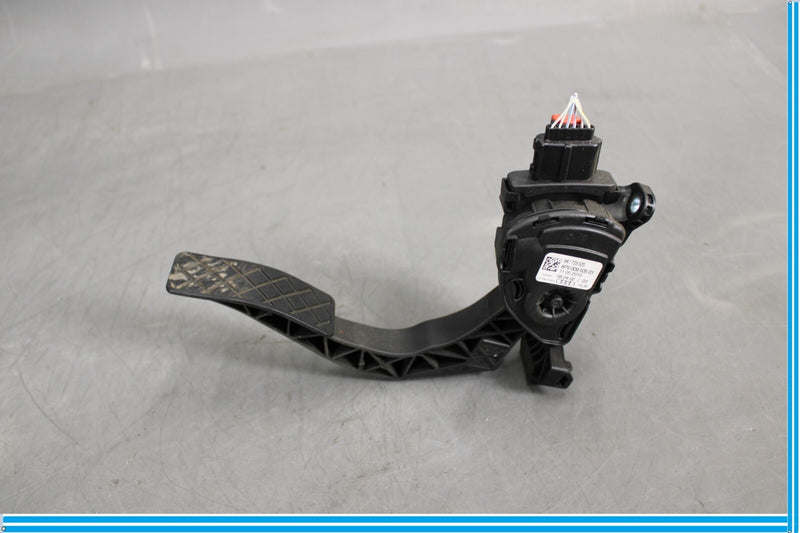 Load image into Gallery viewer, 11-17 Audi A8 Quattro Front Gas Accelerator Throttle Pedal Oem
