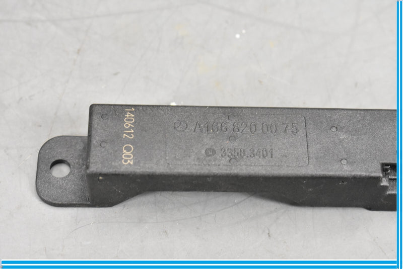 Load image into Gallery viewer, 13-16 Mercedes GL450 X166 Rear Left Keyless Entry Antenna Receiver Module Oem
