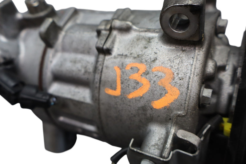 Load image into Gallery viewer, 17-20 ALFA Romeo Giulia A/C AC Air Conditioning Compressor &amp; Clutch Oem
