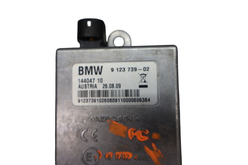 Load image into Gallery viewer, 09-15 BMW  F01 750i 750Li Hub Audio Interface Antenna Control Module Oem
