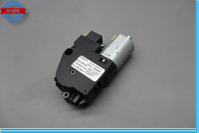 Load image into Gallery viewer, 06-13 Mercedes W251 R350 ML550 Panoramic Sunroof Sun Roof Motor 1648201442 Oem
