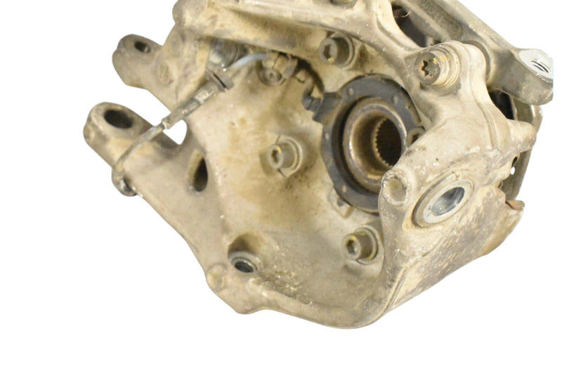 Load image into Gallery viewer, 06-08 Maserati Quattroporte Rear Right Side Spindle Knuckle Hub 980139916 Oem
