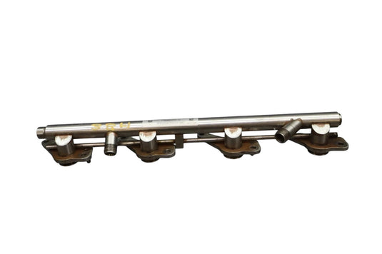 12-18 Mercedes CLS550 CLS400 Left Fuel Injection Rail Line Without Injectors Oem