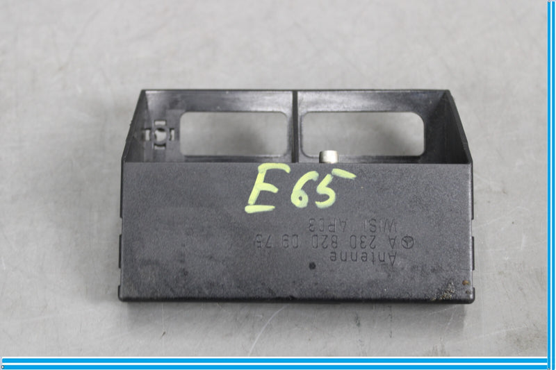 Load image into Gallery viewer, 03-12 Mercedes R230 SL550 SL500 Keyless Entry Antenna Module Unit Oem
