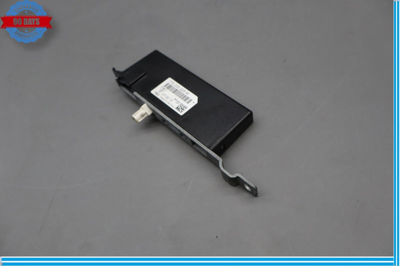 Load image into Gallery viewer, 11-18 Porsche Cayenne Rear Left Side Antenna Amplifier Booster AMP Module Oem
