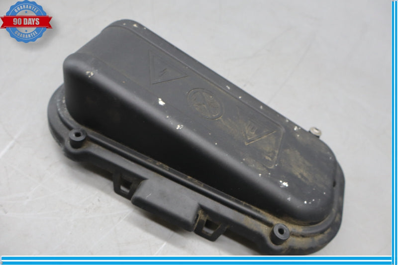 Load image into Gallery viewer, 09-12 BMW 750Li F02 Engine Fuse Box Fusebox Lid Cover Housing Black Oem

