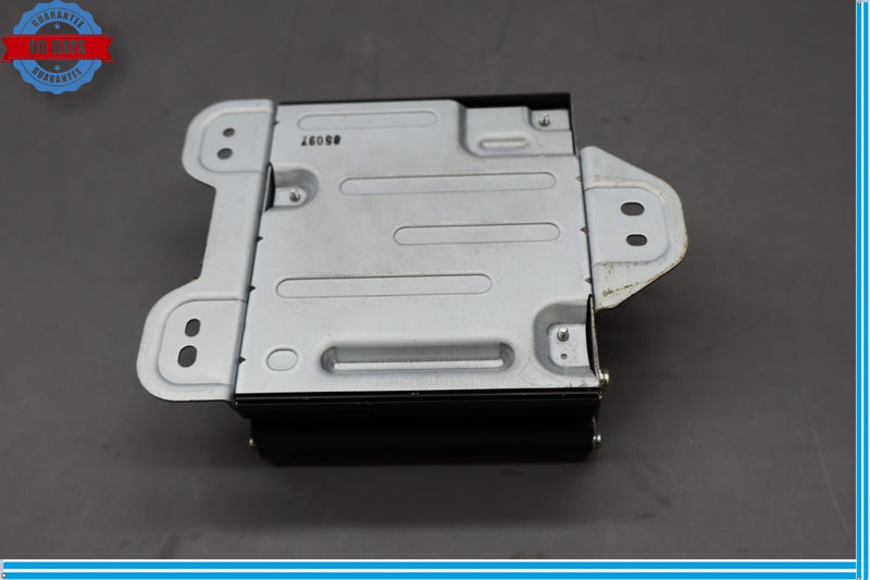 Load image into Gallery viewer, 06-13 Mercedes GL450 GL550 X164 Power Inverter Module 2049820020 Oem
