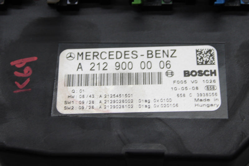 Load image into Gallery viewer, 10-20 Mercedes W204 C250 E350 SLK350 Front SAM Module Relay Fuse Box Oem
