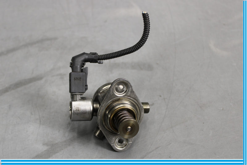 Load image into Gallery viewer, 09-12 BMW 750i 750Li F01 F02 F10 High Pressure Fuel Pump 13517595339 Oem
