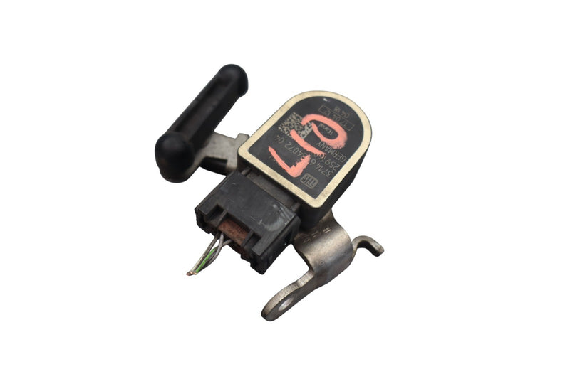 Load image into Gallery viewer, 10-17 BMW 535i 550i GT F07 Left Or Right Side Suspension Height Sensor Oem
