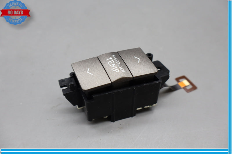 Load image into Gallery viewer, 07-09 Lexus XF40 LS460 Passenger Temp Up Down Control Switch Black Oem
