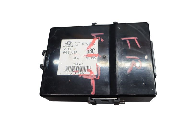 Load image into Gallery viewer, 14-16 Hyundai Equus Front Right Camera Park Assist Blind Spot Control Module Oem
