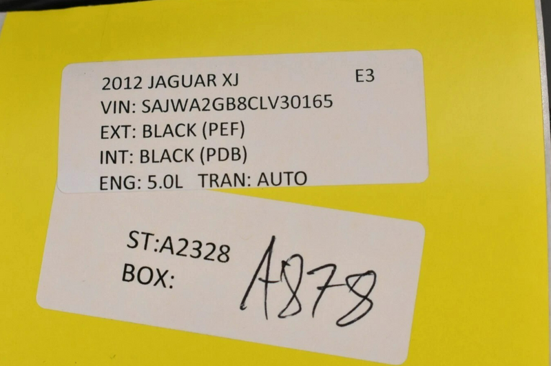 Load image into Gallery viewer, 07-14 Mercedes W221 S550 CL550 Front Right Passenger Side Seat Belt Buckle Oem
