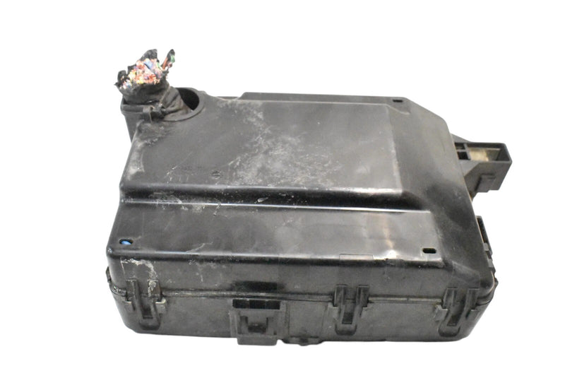 Load image into Gallery viewer, 14-16  Maserati Quattroporte M156 S 3.0L Engine Bay Fuse Box 7154763030 Oem

