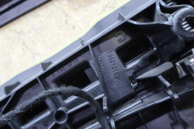 Load image into Gallery viewer, 14-17 Maserati Quattroporte M156 SQ4 Rear Right Side Interior Door Panel Oem

