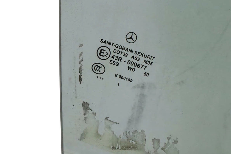 Load image into Gallery viewer, 14-17 Mercedes CLS63 CLS550 Front Right Passenger Side Door Window Glass oem
