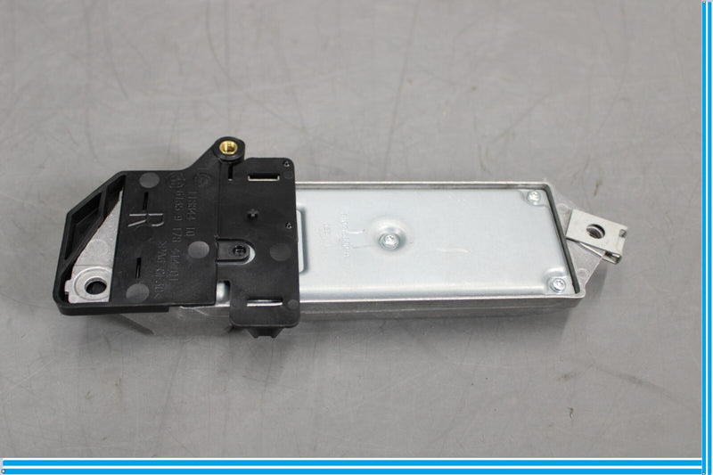 Load image into Gallery viewer, 09-15 BMW 750i 750Li Front Right Passenger Side Seat Belt Control Module Oem

