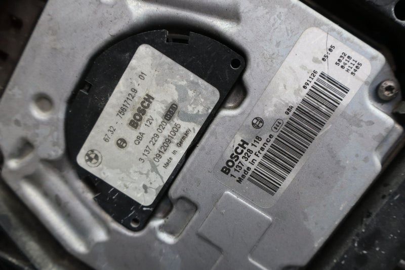 Load image into Gallery viewer, 07-13 BMW Z4 Engine Radiator Cooling Fan Motor Shroud 0130706839 Oem
