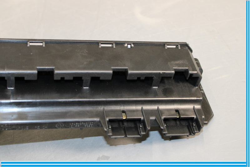 Load image into Gallery viewer, 04-05 BMW 645Ci Front Power Distribution Power Relay Box Oem
