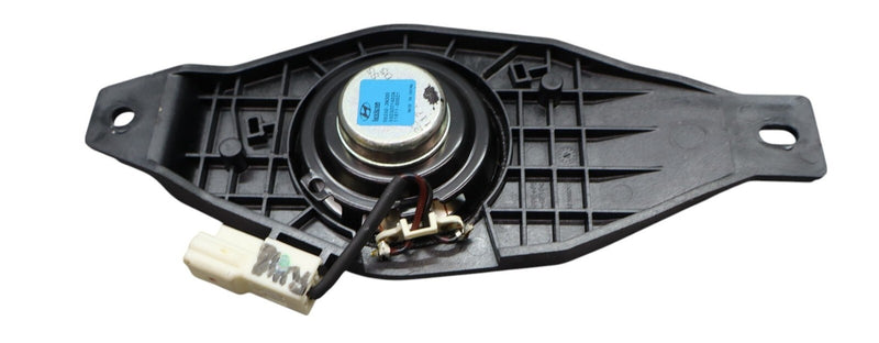 Load image into Gallery viewer, 11-16 Hyundai Equus Rear Left Or Right Side Pkg Tray Tweeter Audio Speaker Oem
