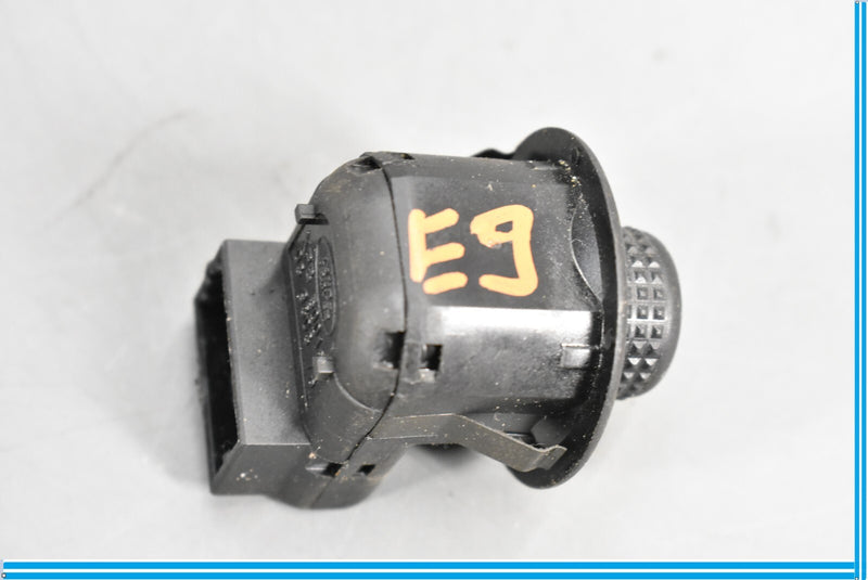 Load image into Gallery viewer, 10-13 Land Rover Range Rover Steering Column Adjust Switch Oem
