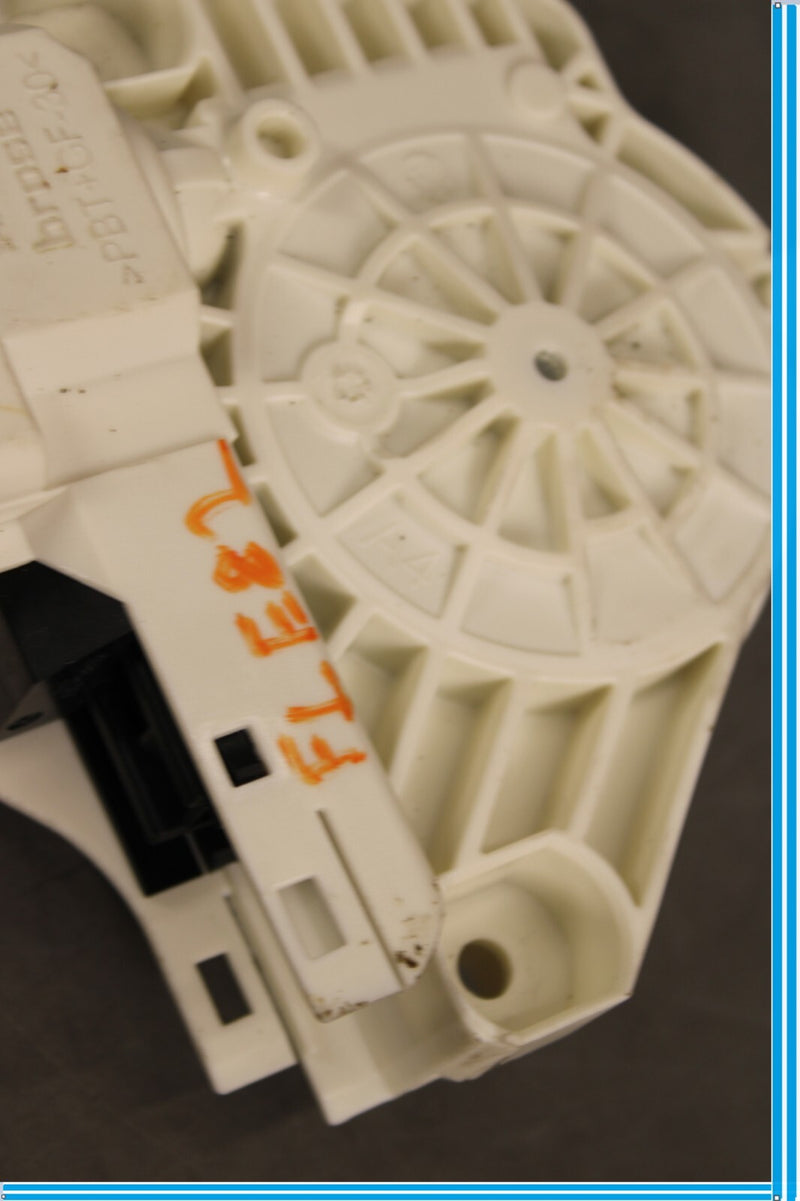 Load image into Gallery viewer, 11-16 Porsche Cayenne Front Left Side Door Window Regulator Motor Oem
