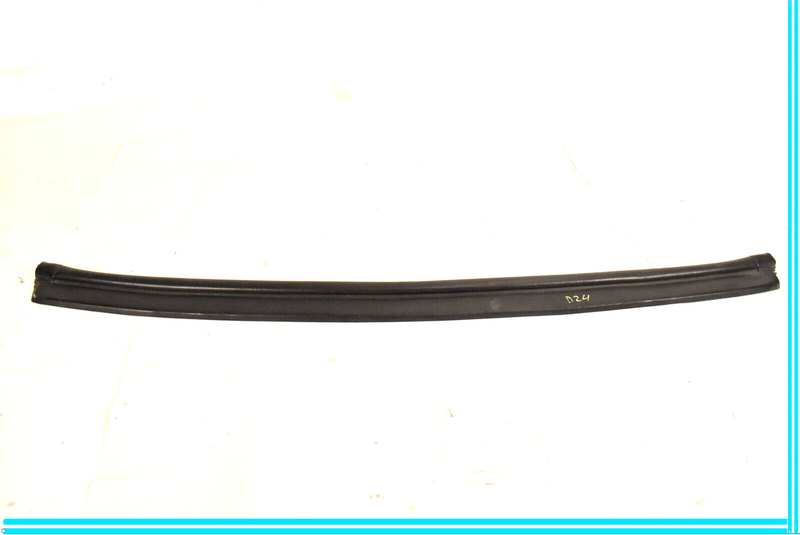 Load image into Gallery viewer, 09-15 BMW 750Li 750i F01 F02 Front Lower Door Weather strip Seal Black Oem
