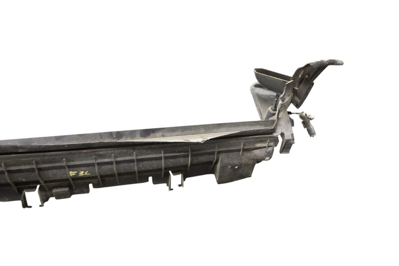 Load image into Gallery viewer, 12-18 Mercedes CLS550 Lower Radiator Air Duct Segment Baffle 2185000900 Oem
