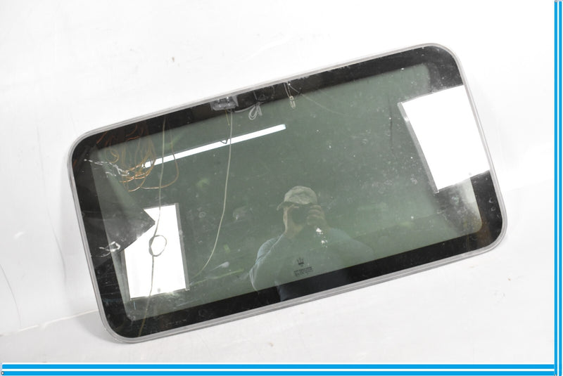 Load image into Gallery viewer, 04-08 Maserati Quattroporte Sunroof Sun Roof Sliding Window Glass Oem
