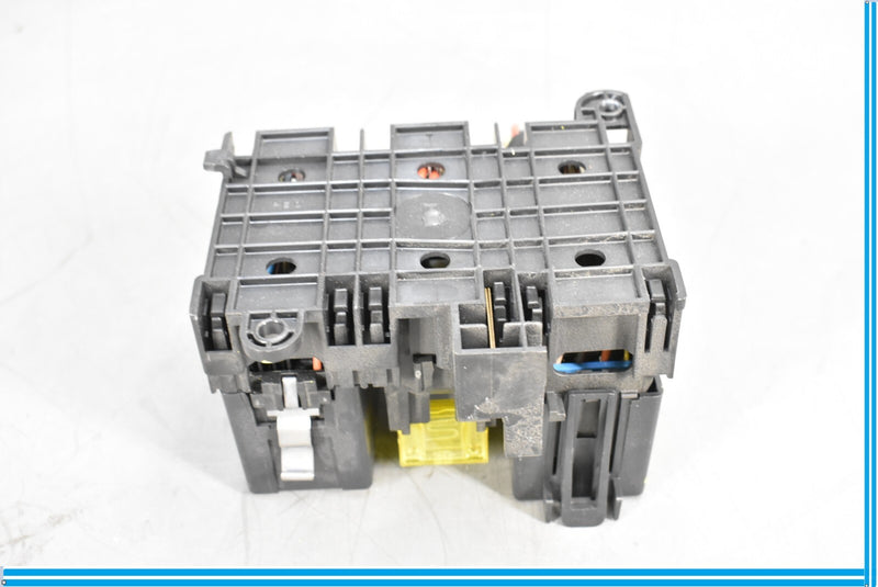 Load image into Gallery viewer, 03-12 Maserati Quattroporte Rear Trunk Positive Fuse Box Relay Junction Oem
