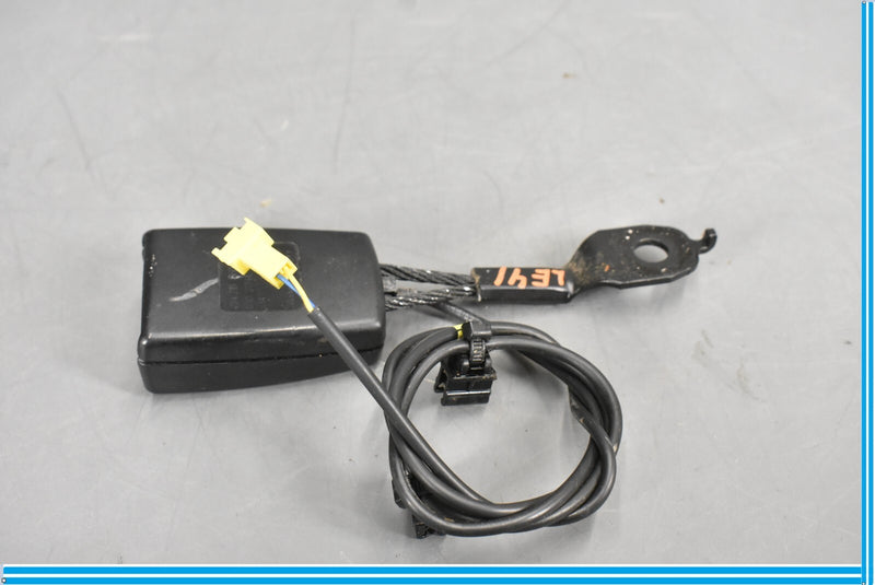 Load image into Gallery viewer, 12-18 Mercedes CLS550 W218 Front Left Driver Side Seat Belt Buckle Oem
