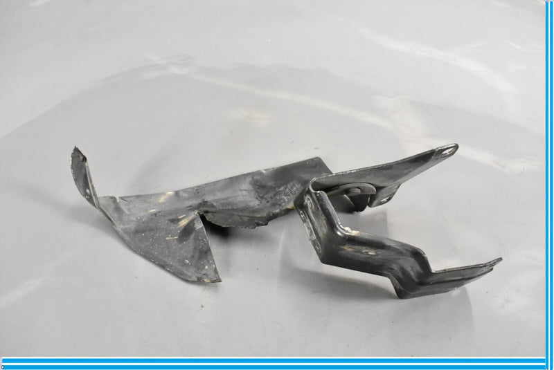 Load image into Gallery viewer, 00-06 Mercedes S600 W220 Front Right Radiator Cover Mounting Bracket Oem
