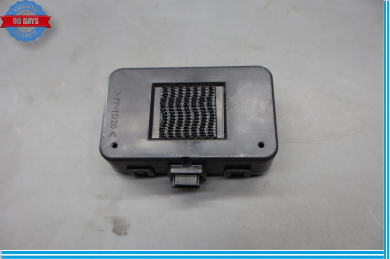 Load image into Gallery viewer, 10-11 Land Rover Range Rover Keyless Entry Antenna Receiver Radio Module ECU Oem
