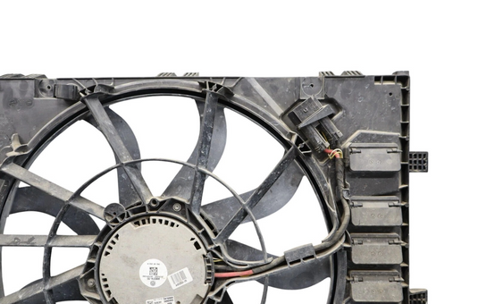 11-17 Volkswagen VW Touareg Radiator Cooling Fan Shroud And Motor 7P0121207A Oem