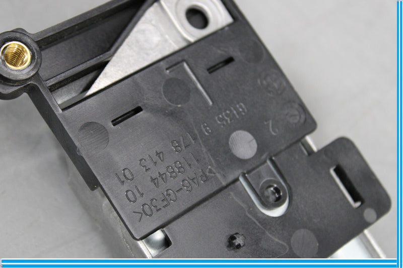 Load image into Gallery viewer, 09-15 BMW 750Li F01 F02 Front Left Side Seat Belt Retractor Module Control Oem
