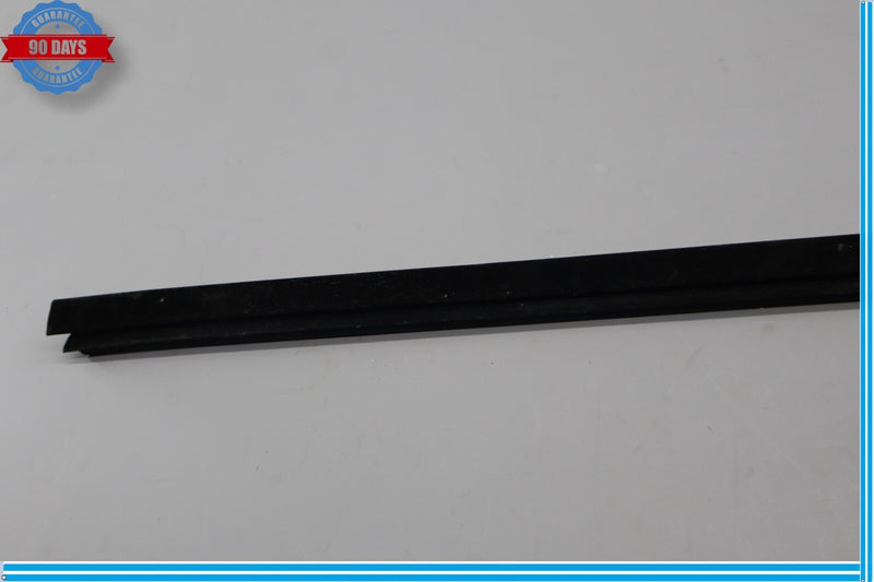 Load image into Gallery viewer, 08-14 Mercedes W204 C350 Front Right Side Door Window Glass Rubber Seal Oem
