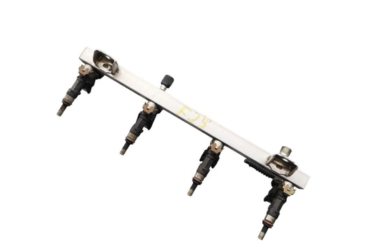 03-19 Maserati Quattroporte Left Side Fuel Injection Rail Line W/ Injectors Oem