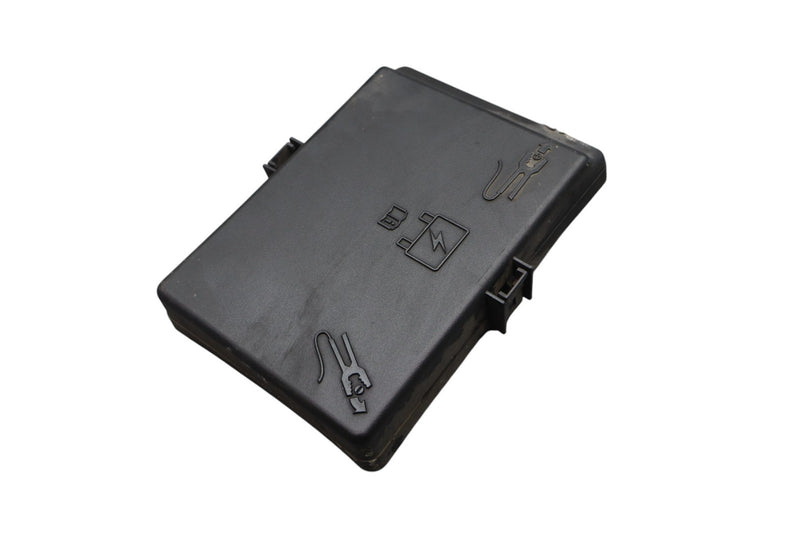 Load image into Gallery viewer, 14-19 Maserati Ghibli S 3.0L V6 Front Fuse Relay Box Cover Trim Lid Oem
