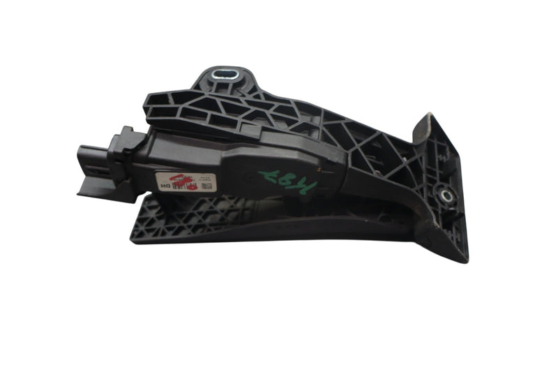 Load image into Gallery viewer, 15-23 Hyundai Genesis Engine Gas Acceleration Accelerator Pedal Assembly OEM
